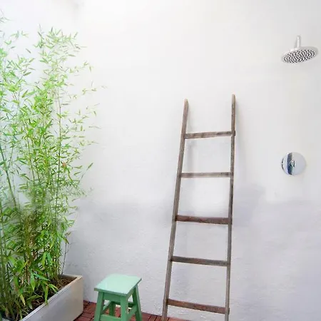 Apartment House Of Madres